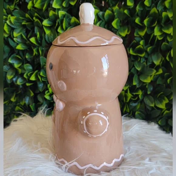 🍪 Tik Tok Viral Holly & Joy Gingerbread Cookie Jar 🍪 - Picture 3 of 7